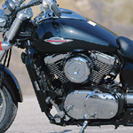 This engine differs from the Classic's left with 37mm instead of 33mm intake valves, bigger intake ports, 40mm instead of 36mm injector throats and new cam profiles.